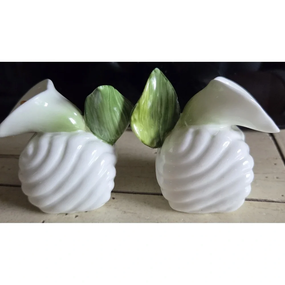PIA Calla Lily Salt And Pepper Shakers‎ 1985 Vintage